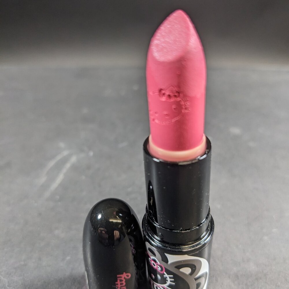 MAC Strayin' Hello Kitty lipstick